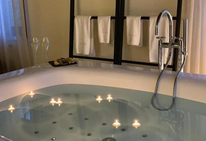 Deluxe-sviitti, Relais Villa Ormaneto