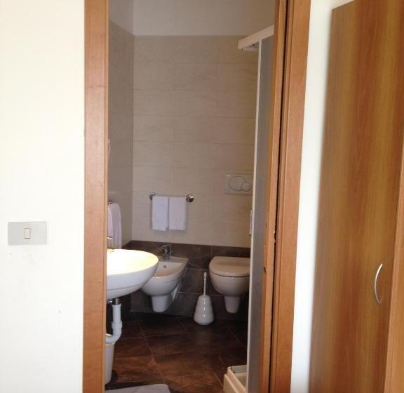 Standard Triple Room, Albergo Anita