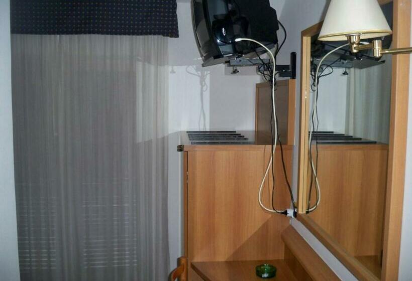 חדר סטנדרט יחיד, Albergo Corradetti