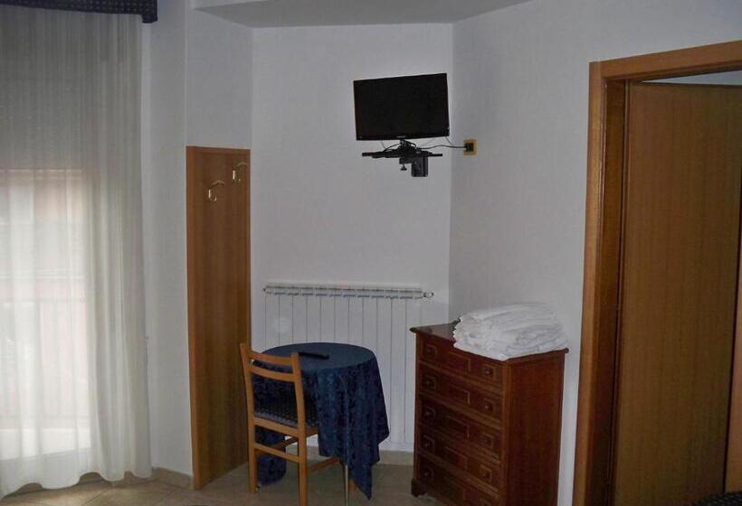 חדר סטנדרט לשלושה, Albergo Corradetti