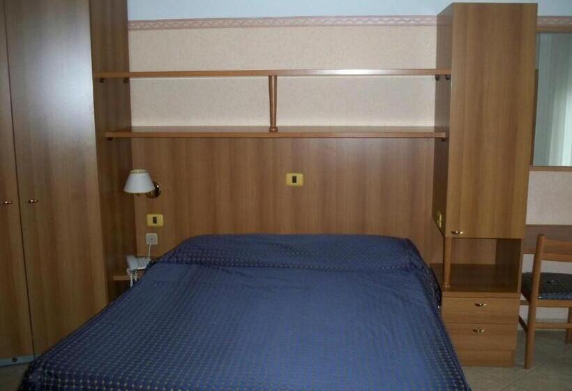 חדר סטנדרט לארבעה, Albergo Corradetti