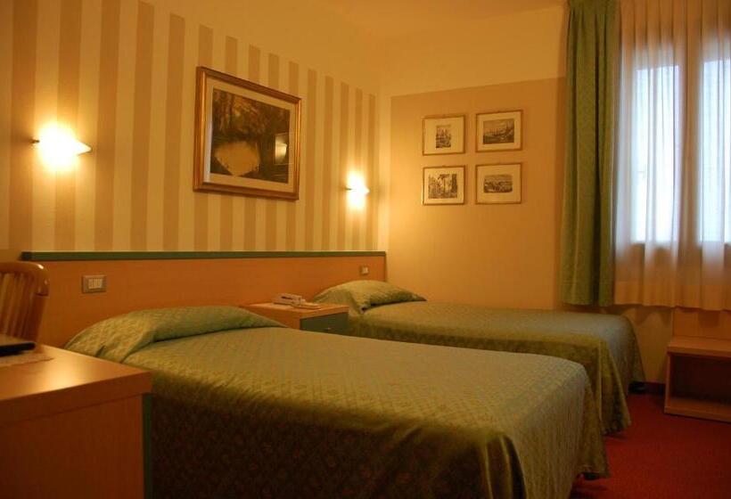 غرفة قياسية, Belie