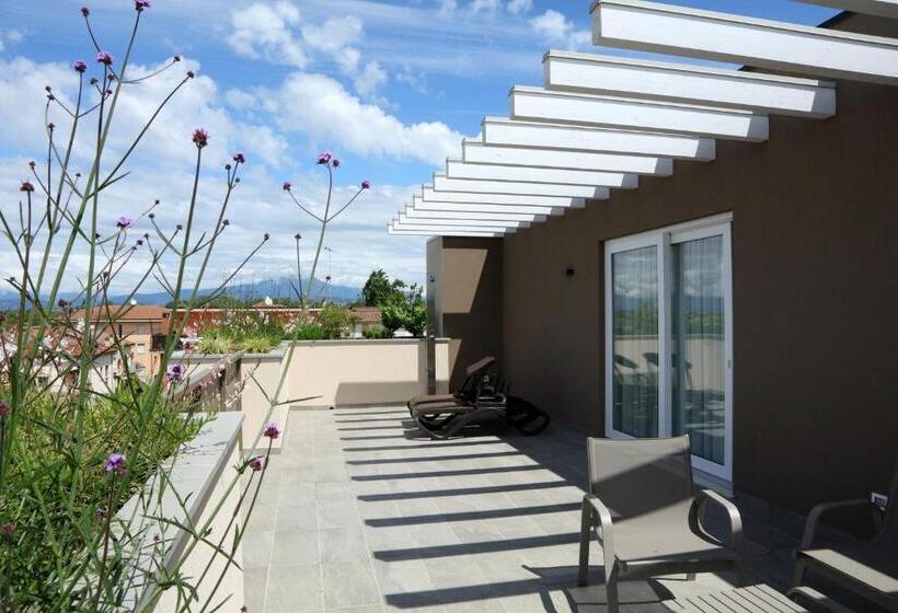 バルコニー付スイート, Buena Onda