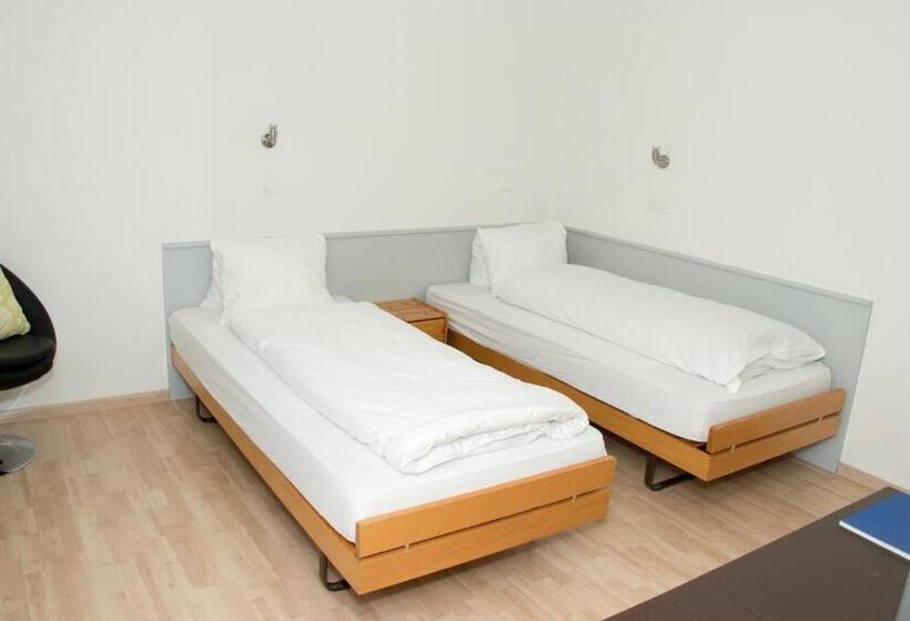 اتاق اکونومی, Chamanna Bed & Breakfast