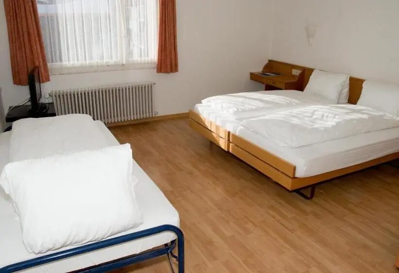 Economy Triple Room, Chamanna Bed & Breakfast
