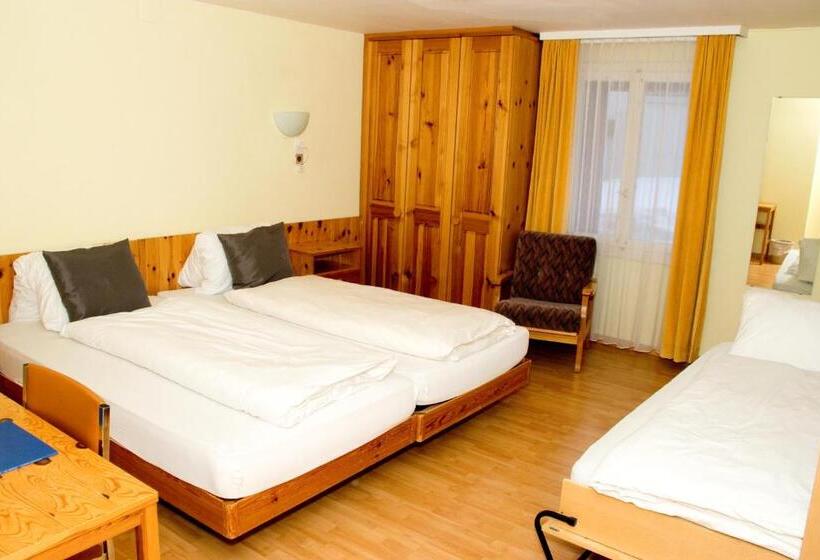 Economy Triple Room, Chamanna Bed & Breakfast