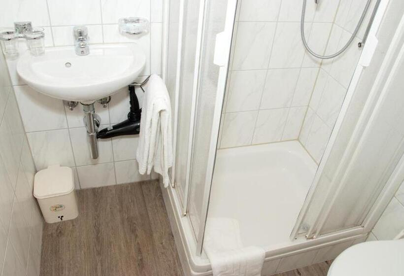 Economy Triple Room, Chamanna Bed & Breakfast