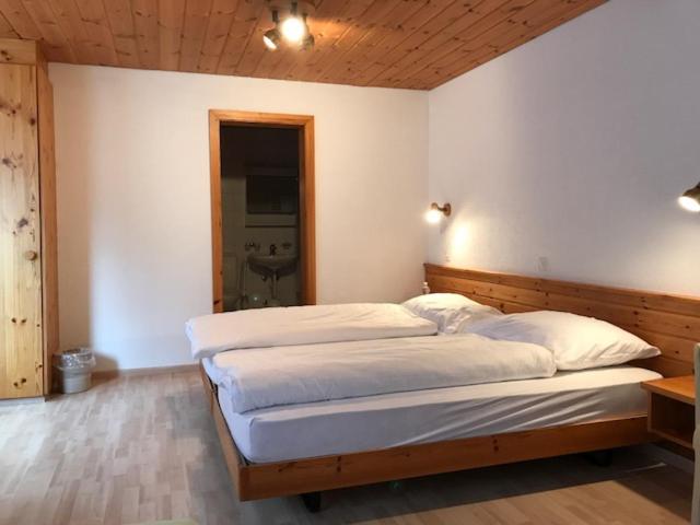 Economy Triple Room, Chamanna Bed & Breakfast