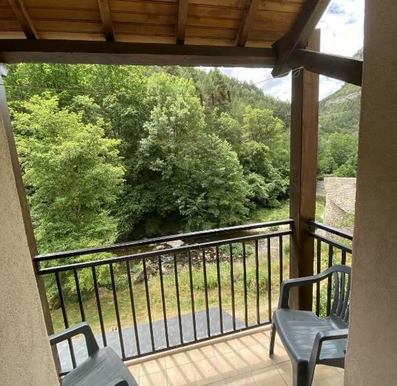 Номер Стандарт, Hôtel Restaurant De La Jonte