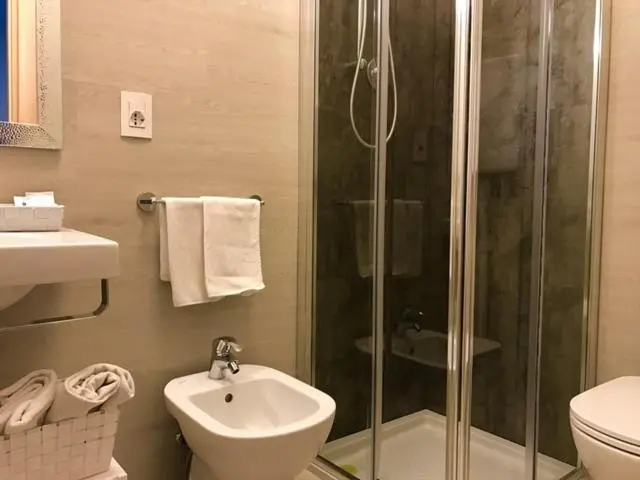 Standard-huone, Erika
