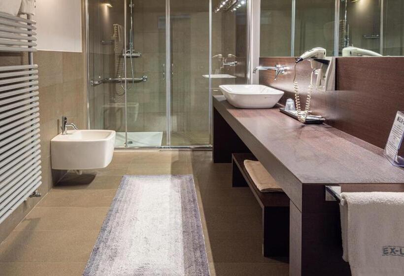 スタンダードルーム, Ex L