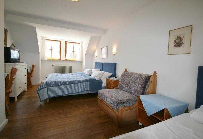 스탠다드 트리플 룸, Gasthof Rose