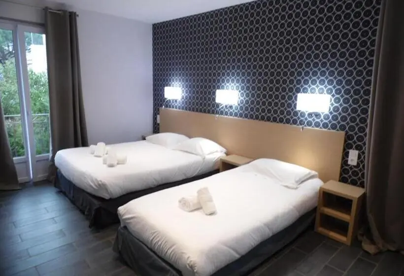 اتاق استاندارد سه نفره, Hôtel Le Mistral