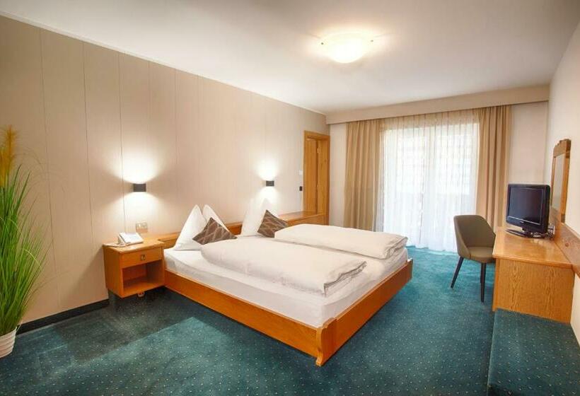 标准间带山景, Lamm