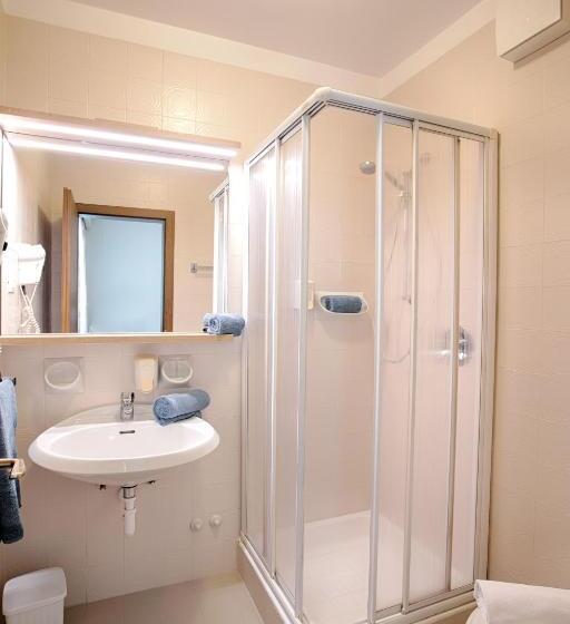 Comfort room with mountain view, Lamm