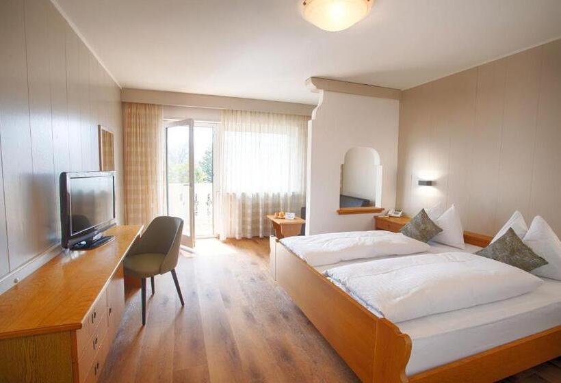 Comfort room with mountain view, Lamm