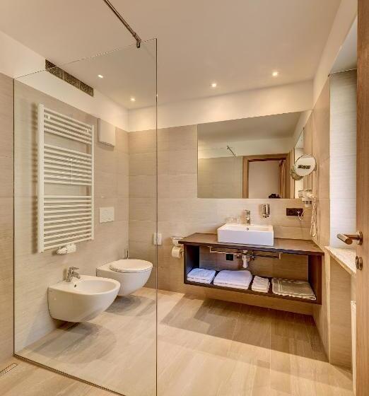 带山景的高级间, Lamm