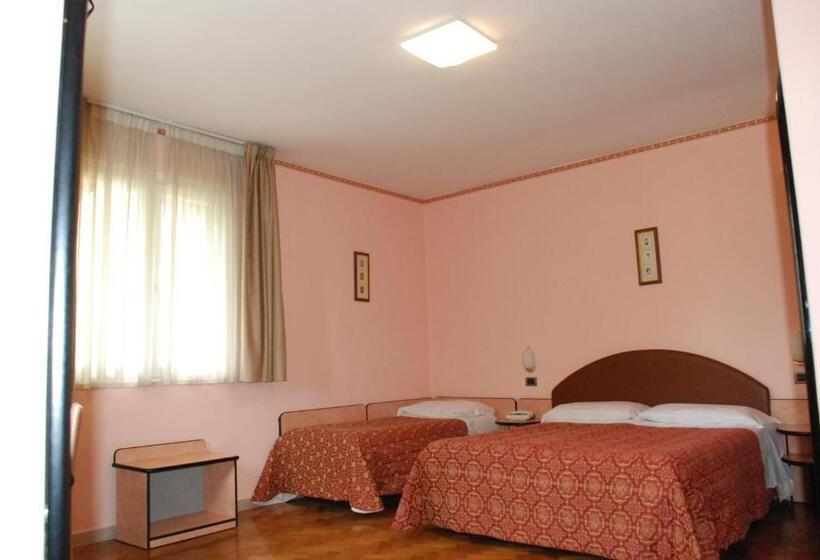 スタンダードトリプルルーム, Ristorante Farese