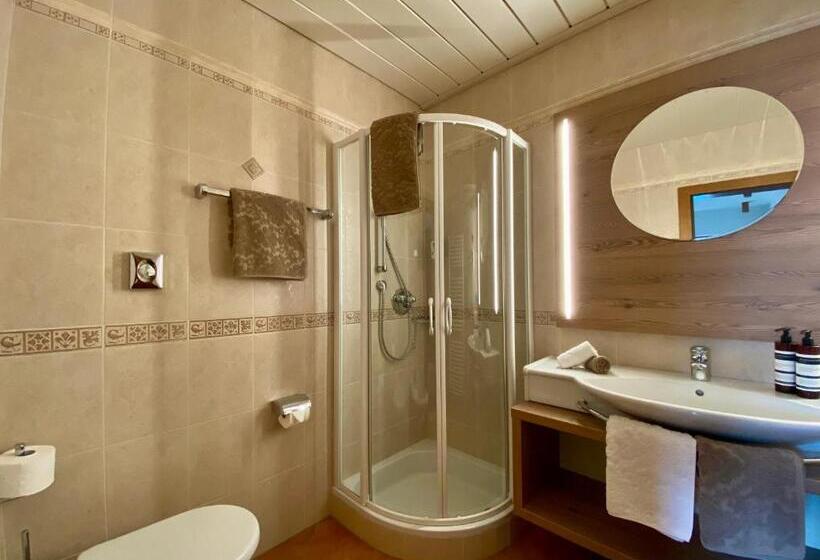 스탠다드 싱글 룸, Stauder