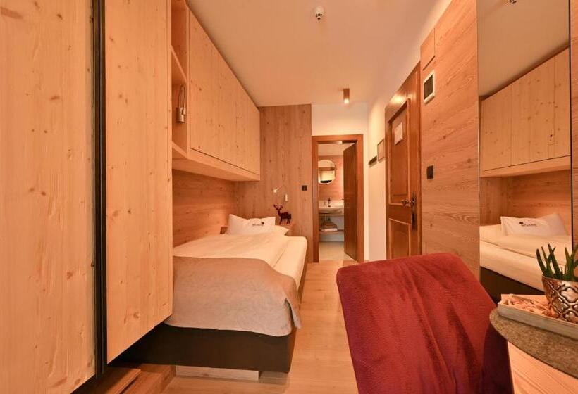 스탠다드 싱글 룸, Stauder