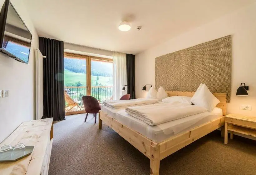 اتاق استاندارد با بالکن, Tyrol