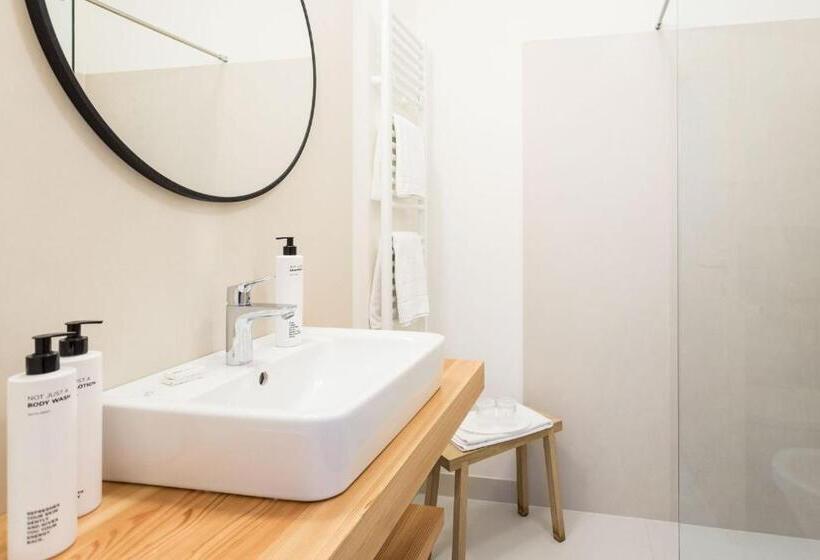 可观山景的小型套房, Tyrol