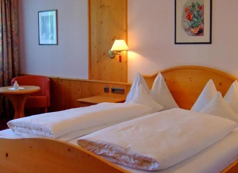 اتاق استاندارد با بالکن, Tyrol