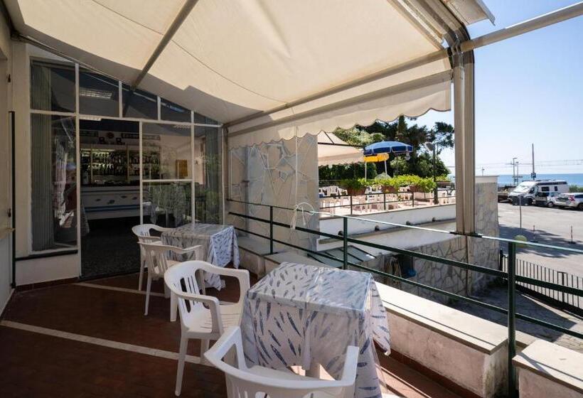 带海景的标准房, Zoagli