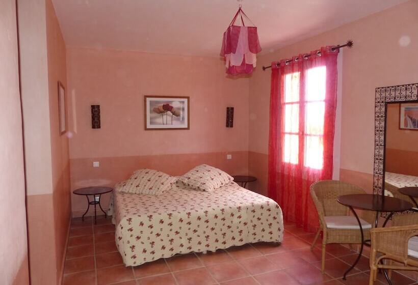 Четырехместный Номер Стандарт, La Ferme Du Petit Ségriès Bed And Breakfast