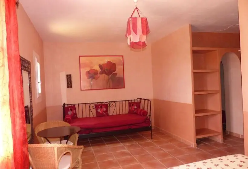 スタンダード４人部屋, La Ferme Du Petit Ségriès Bed And Breakfast
