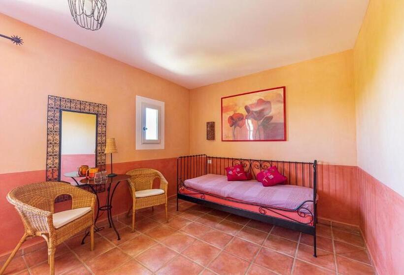 Четырехместный Номер Стандарт, La Ferme Du Petit Ségriès Bed And Breakfast