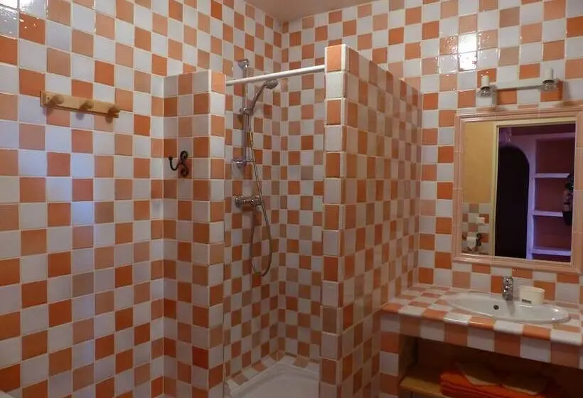 スタンダード４人部屋, La Ferme Du Petit Ségriès Bed And Breakfast
