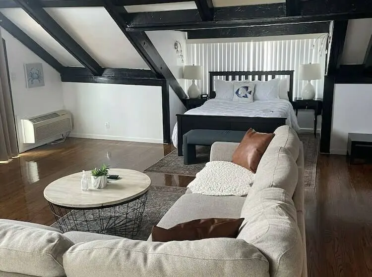 ペントハウスルーム, Ocean View Inn
