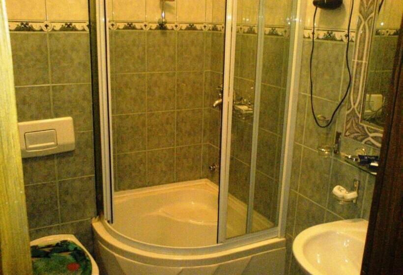 اتاق استاندارد سه نفره, Bm