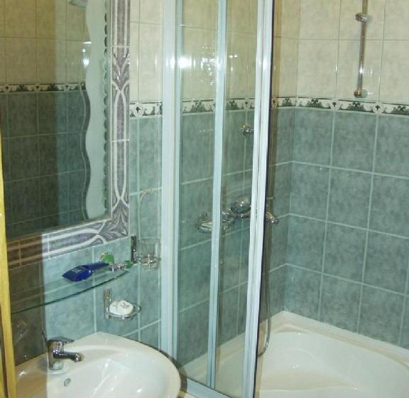 اتاق استاندارد چهار تخته, Bm