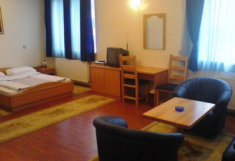 اتاق استاندارد چهار تخته, Bm