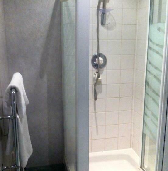 اتاق استاندارد, Burley Court