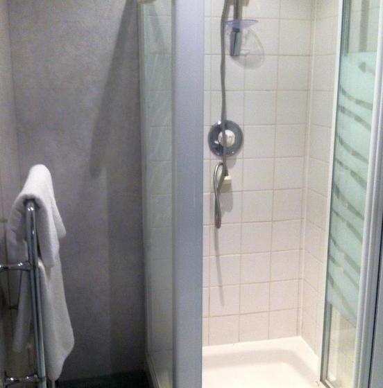 اتاق استاندارد یک نفره, Burley Court