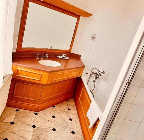 スイート, Crown Hotel Stone