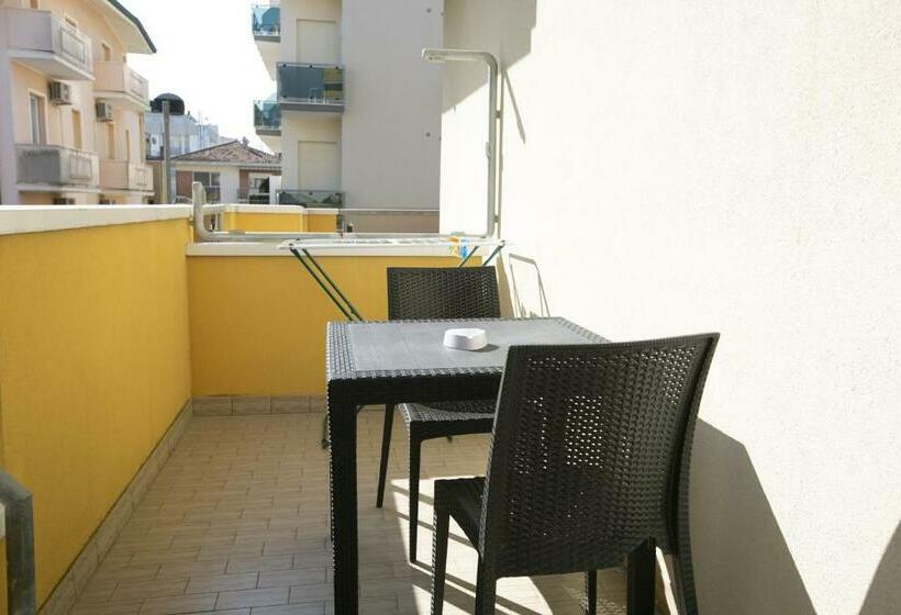اتاق استاندارد با بالکن, Ischia