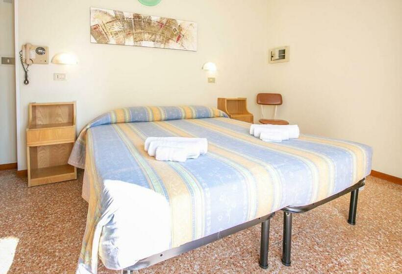 اتاق استاندارد با بالکن, Ischia