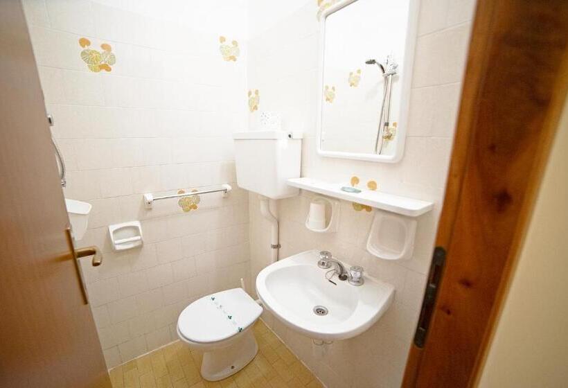 اتاق استاندارد یک نفره, Ischia