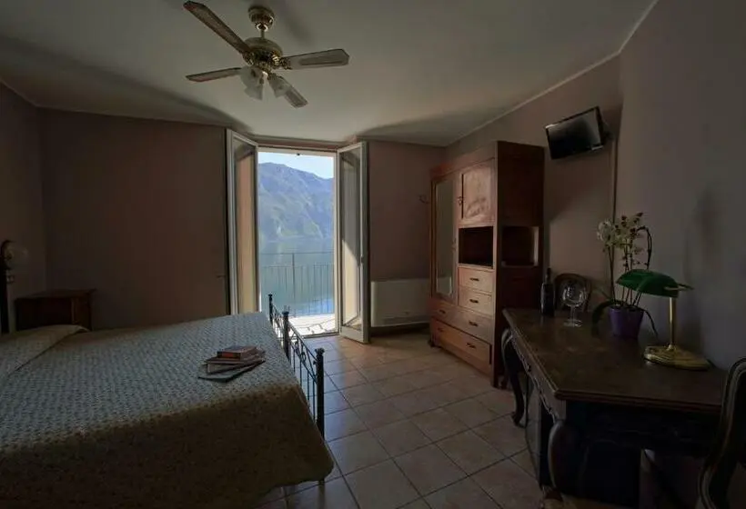 اتاق استاندارد با چشمانداز دریاچه, Locanda La Pergola