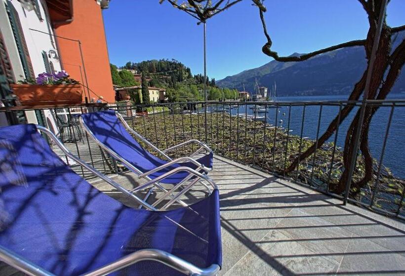 Superior room with lake view, Locanda La Pergola