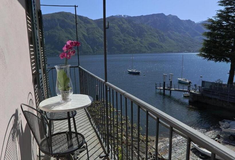 Superior room with lake view, Locanda La Pergola