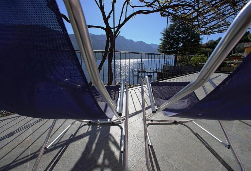 Superior room with lake view, Locanda La Pergola