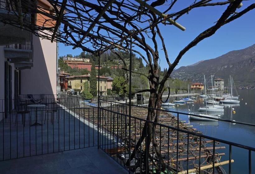 Superior room with lake view, Locanda La Pergola