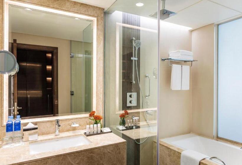 수피리어 룸, Radisson Blu Hotel, Ajman