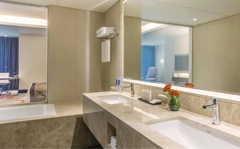 سوییت جونیور, Radisson Blu Hotel, Ajman