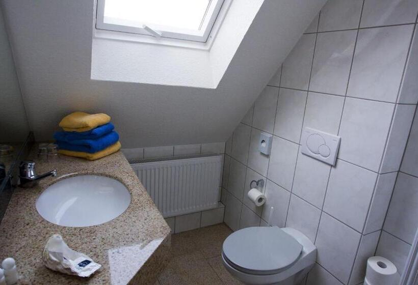 غرفة قياسية مزوَّدة بشُرفة, Strandburg